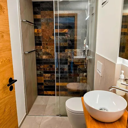 Mag Du Glacier - Brand New & For 6 Pax *